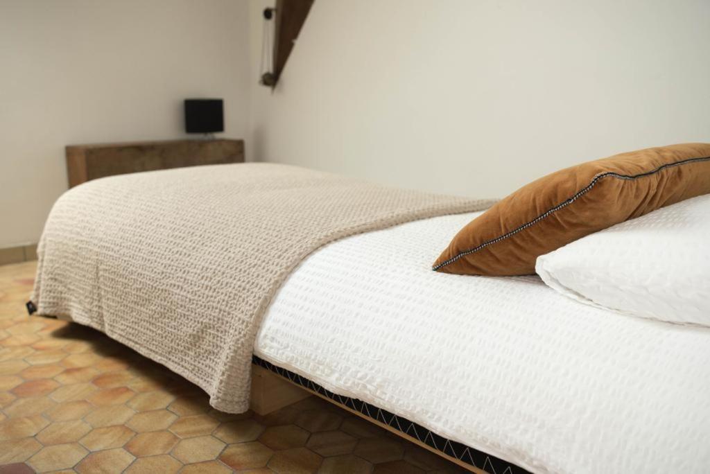 Maison D'Hotes La Doucelle Culture Et Bien-Etre Lignieres-Orgeres 외부 사진